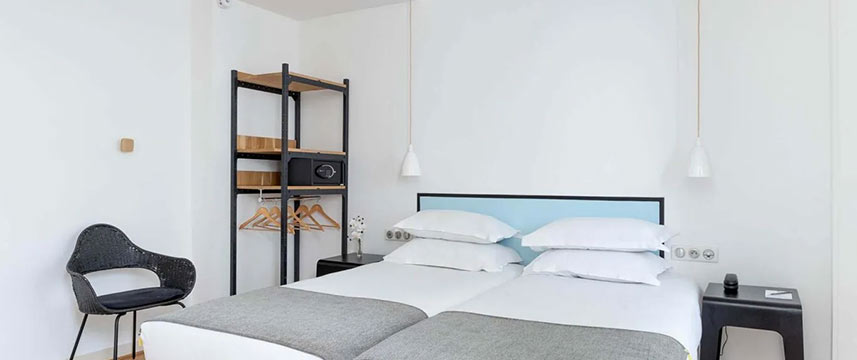 Hotel Palm - Twin Beds