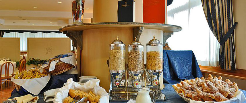 Hotel Pineta Palace - Breakfast Buffet