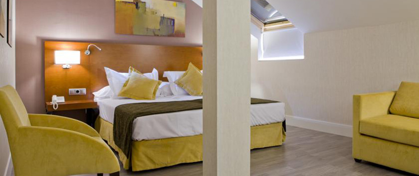 Hotel Puerta De Toledo - Double Bedroom