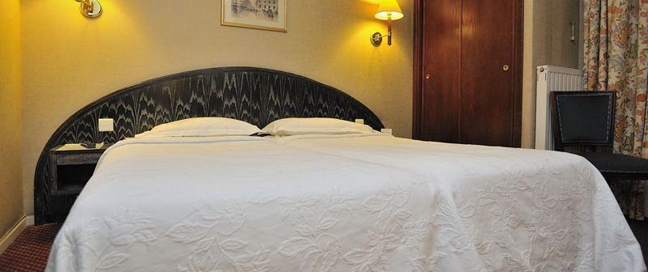 Hotel Regence - Bed