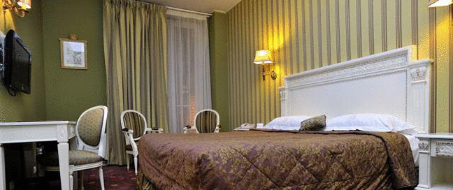 Hotel Regence - Double Bedroom