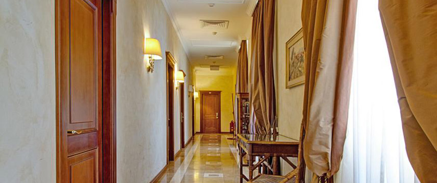 Hotel Selene - Hallway