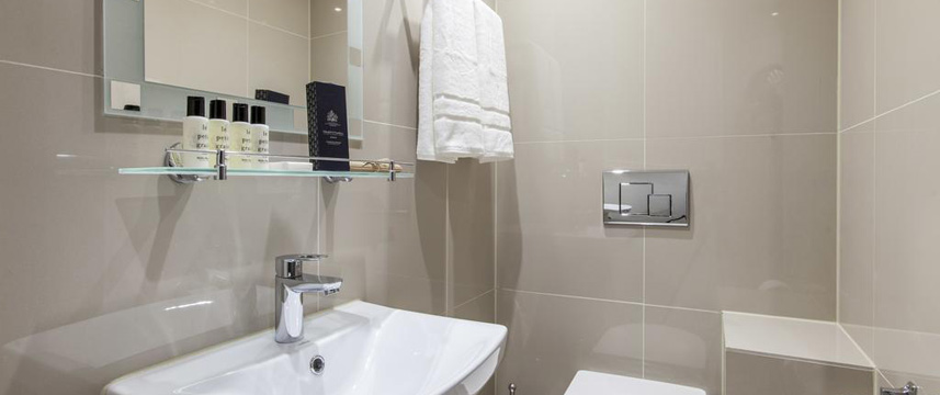 Hotel Shepherds Bush London - Standard Double Bathroom