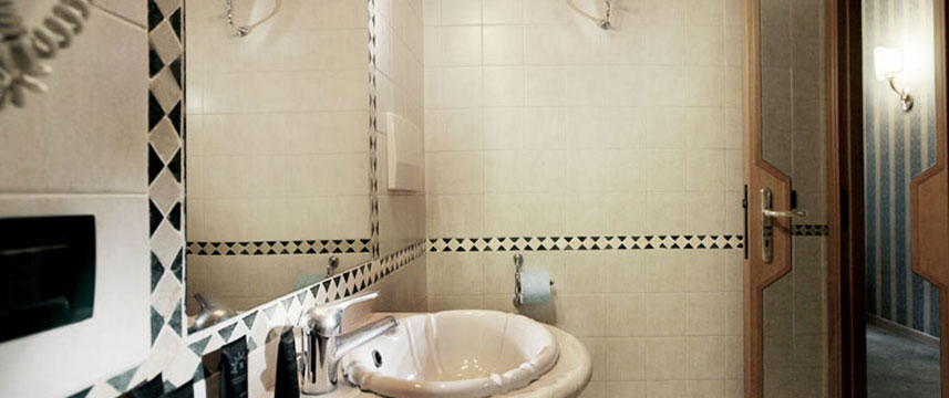Hotel Solis - Room Bathroom