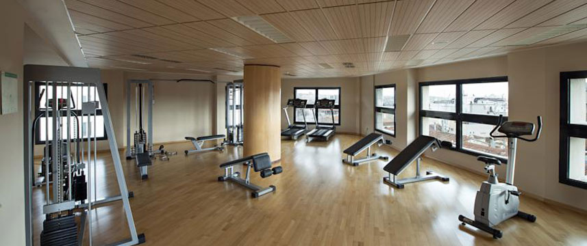 Husa Paseo Del Arte - Gym