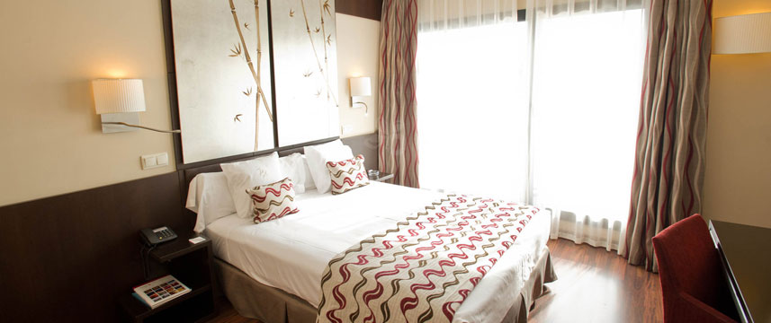 Husa Paseo Del Arte - Superior Bedroom