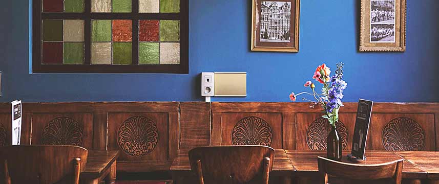 Ibis Brussels off Grand Place Bar Tables