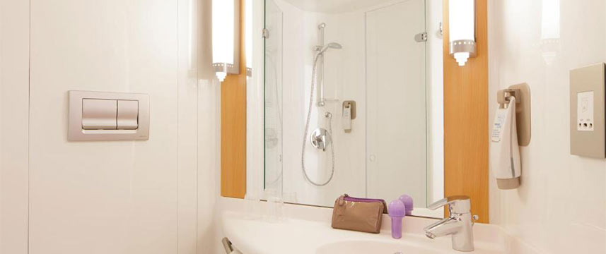 Ibis Shepherds Bush Bathroom