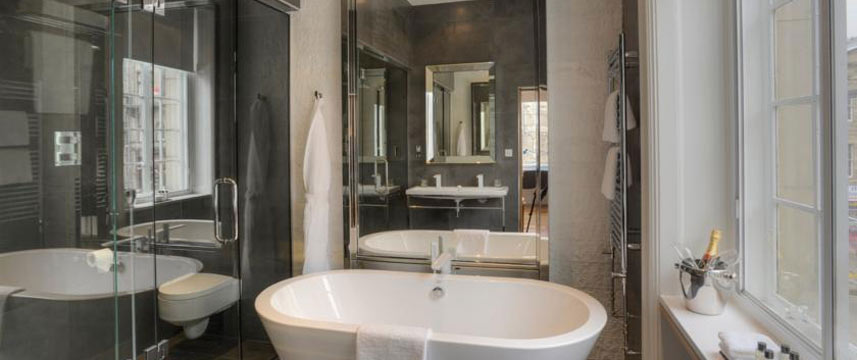 Inn On The Mile - Bathroom