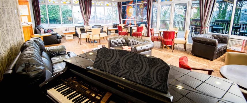 Ivy Bush Royal Hotel - Lounge Bar
