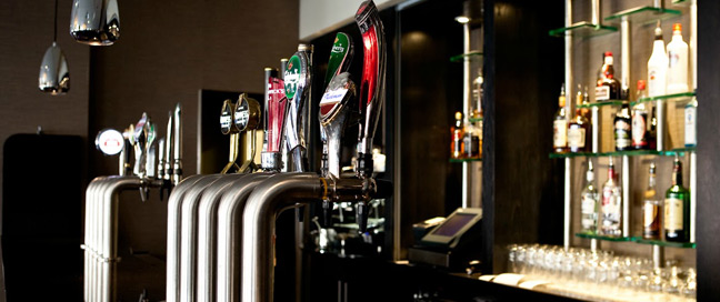 Jurys Inn Christchurch - Bar Detail