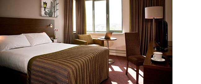 Jurys Inn Custom House - Bedroom