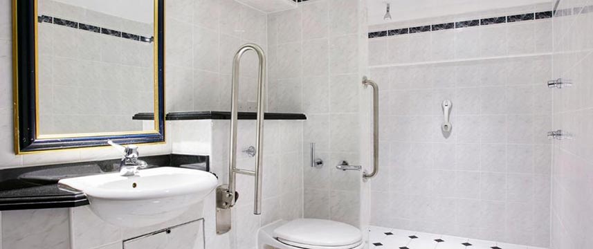 Jurys Inn Middlesbrough - Accessible Bathroom