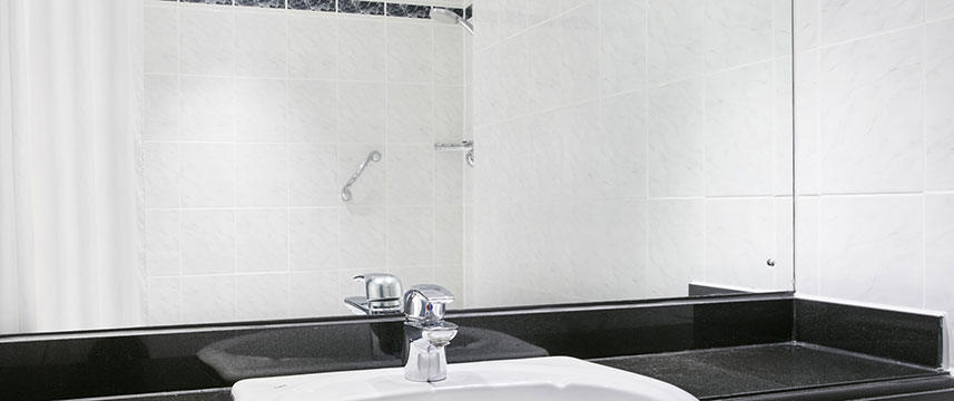 Jurys Inn Middlesbrough - Bathroom