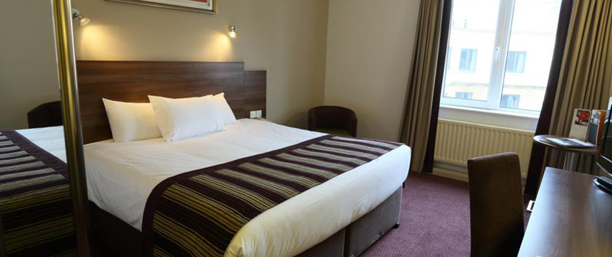 Jurys Inn Newcastle - Double Bedroom