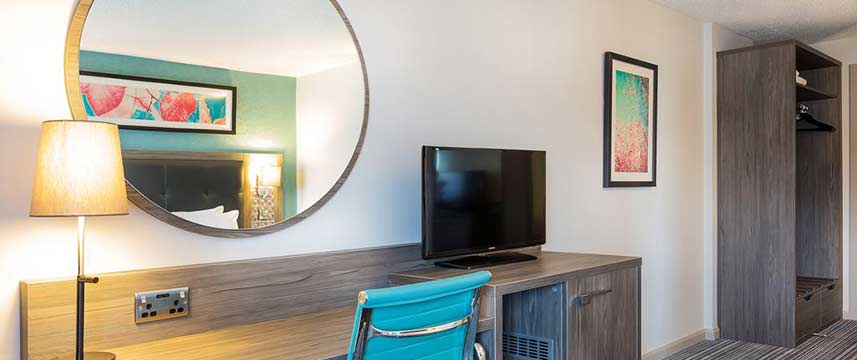 Jurys Inn Plymouth - Bedroom