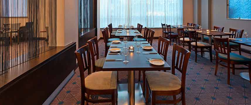 Jurys Inn Plymouth - Restaurant Tables