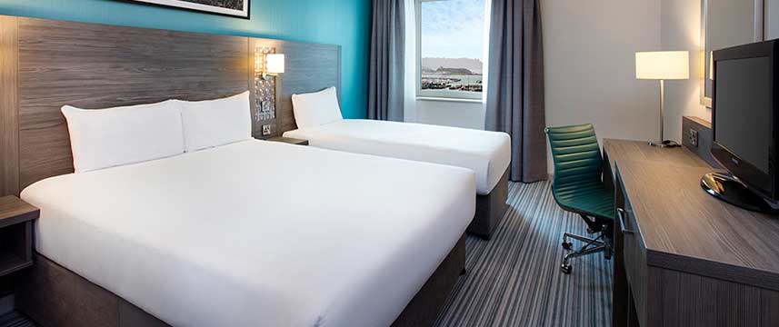 Jurys Inn Plymouth - Triple Room