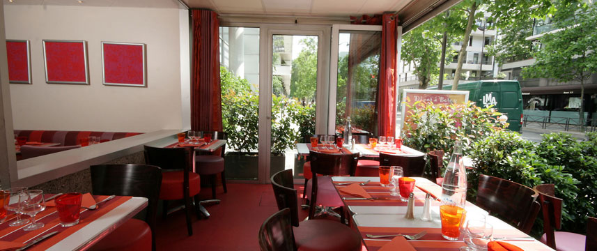 Kyriad Bercy Village Hotel - Restaurant Window