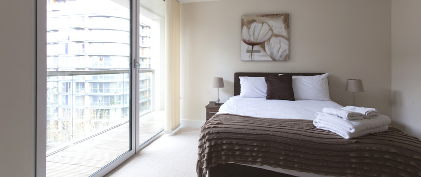 Lanterns Court Apartments - Bedroom View