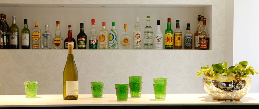 Le Quartier Bercy Square - Bar Area