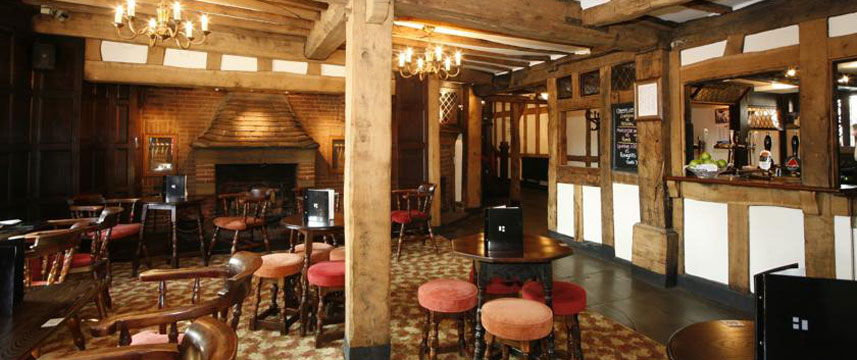 Legacy Falcon Hotel - Bar Area