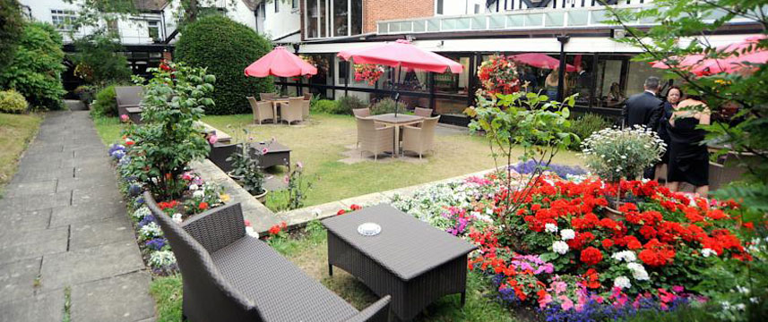 Legacy Falcon Hotel - Garden