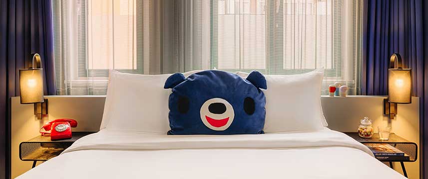 Leonardo Amsterdam Leidse Square Comford Double Bed