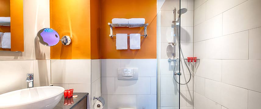 Leonardo Hotel Amsterdam City Centre - Bathroom