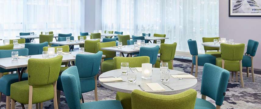 Leonardo Hotel Sheffield - Restaurant Tables