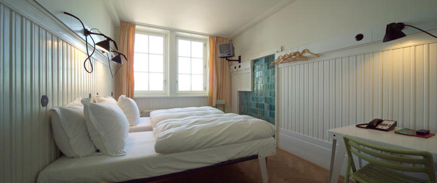 Lloyd Hotel Cultural Embassy Bedroom 1 Star