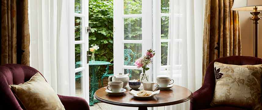 Macdonald Alveston Manor - Suite Lounge