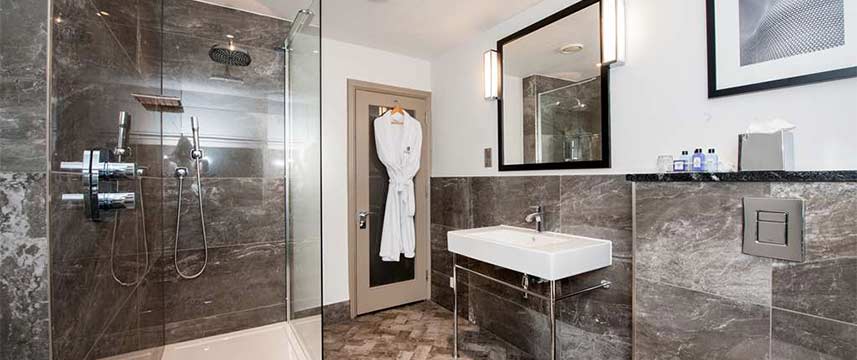 Macdonald Burlington Hotel - Super Deluxe Bathroom