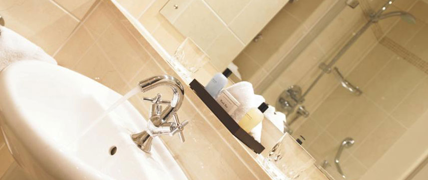 Macdonald Swans Nest Hotel - Bath Room