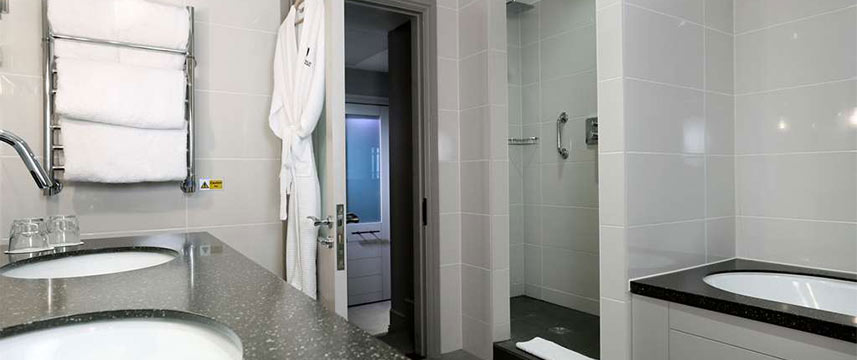 Macdonald Windsor Hotel - Bathroom