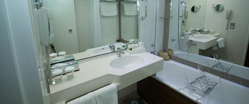 Maldron Hotel Belfast - Bathroom