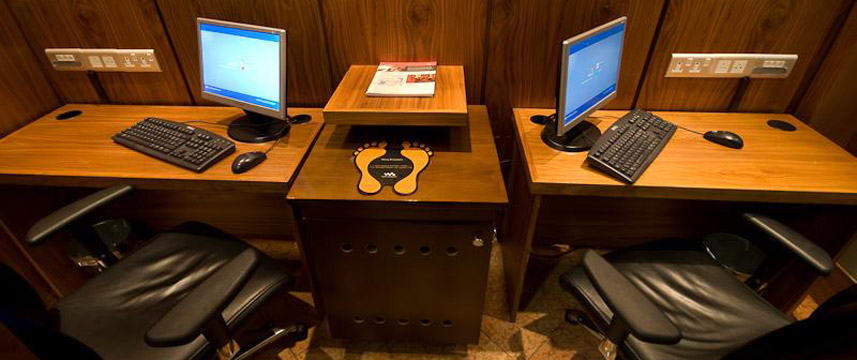 Maldron Hotel Belfast - Desk Area