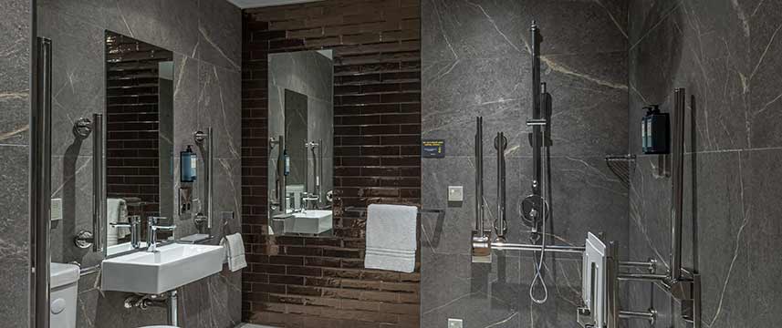 Maldron Hotel Glasgow City - Accessible Bathroom