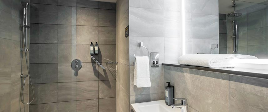Maldron Manchester Cathedral Quarter Bathroom