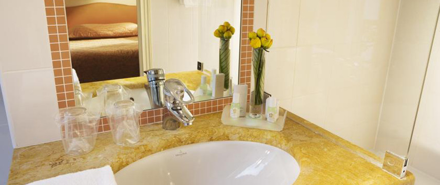 Malte Astotel Bathroom