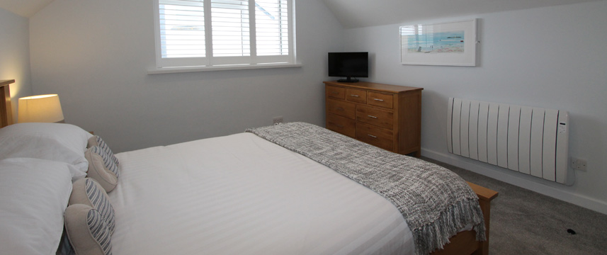 Mawgan Porth Apartments - Bedroom