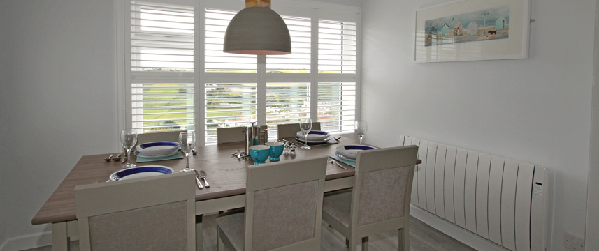 Mawgan Porth Apartments - Dining