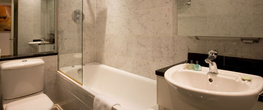 Mayflower Hotel - Bathroom Suite