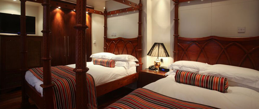 Mayflower Hotel - Family Room