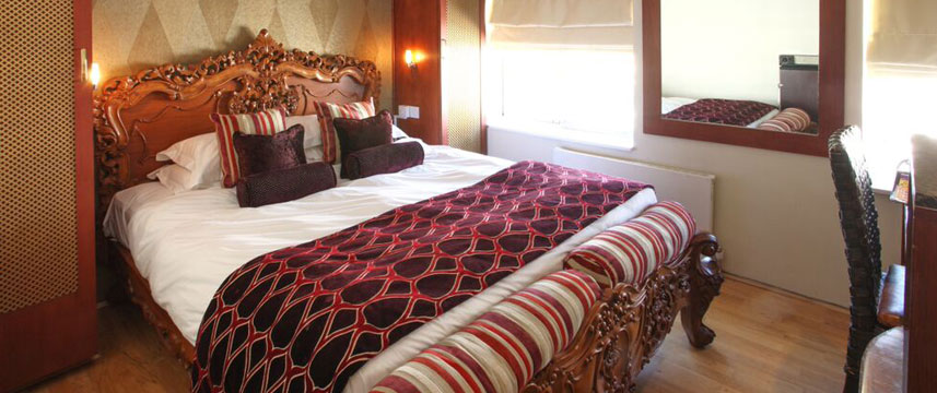 Mayflower Hotel - Luxury Guest Room