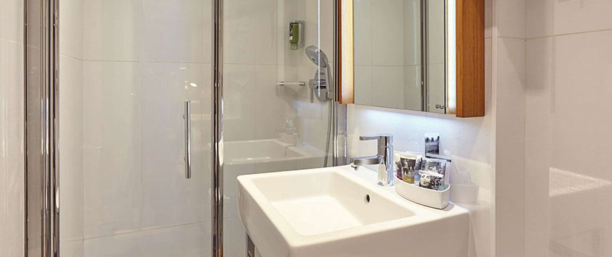 Mercure Opera Garnier Hotel & Spa Bathroom