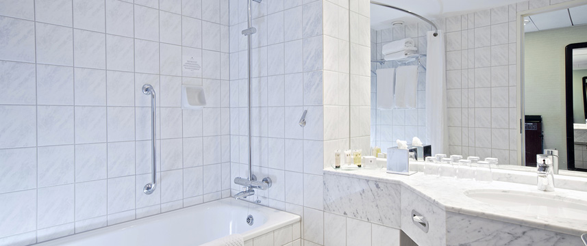 Millennium and Copthorne Chelsea FC Bath Room