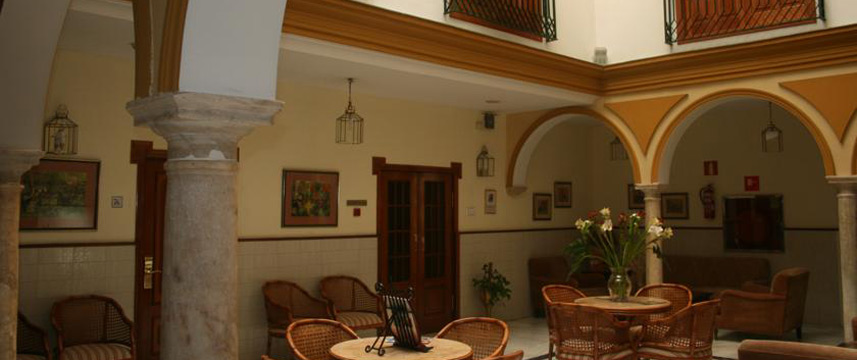 Monte Carlo Hotel - Seating