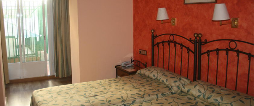 Monte Carlo Hotel - Twin