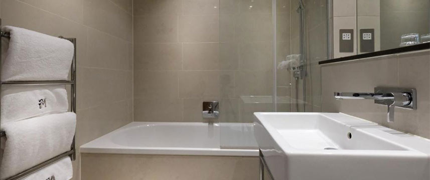 Morton Hotel - Bathroom